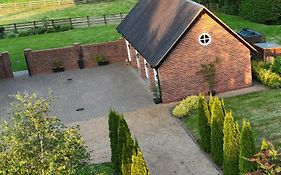 Cheshire Retreat At Within Street Farm